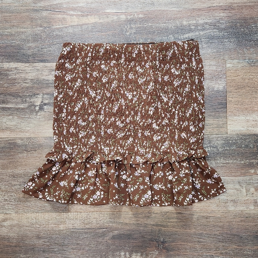 NWT MABLE FLORAL PRINT SHIRING ELASTIC SLEEVELESS RUFFLE TOP SIZE LARGE